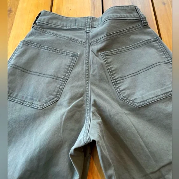 Hollister Womens Ultra High Rise Baggy Olive Green Cargo Pocket Pants Size 2R - Picture 4 of 5